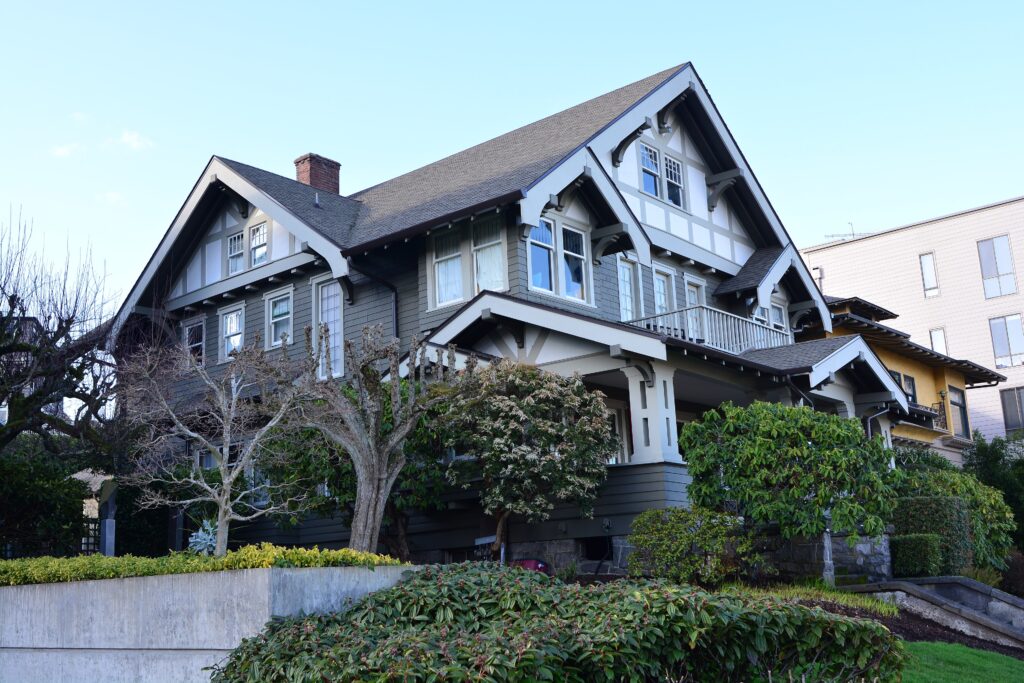 Tall older house with deep eaves on Stadium Way in Tacoma's Stadium-Seminary District